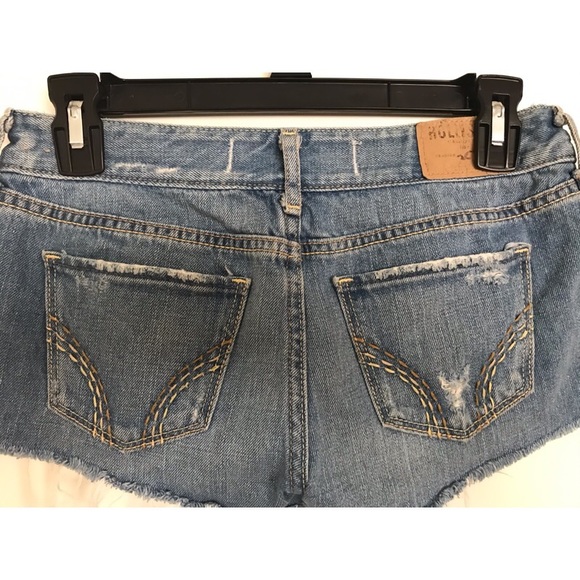 Hollister jean shorts. - Picture 4 of 4